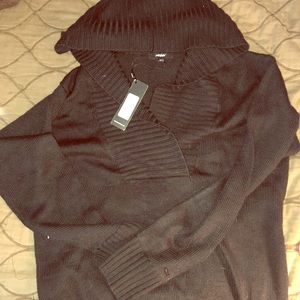 Krew3 hooded sweater. Brand new . Tags on